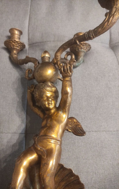 ANTICO CANDELABRO IN BRONZO DORATO CON PUTTO ALATO STILE BAROCCO - 43 CM