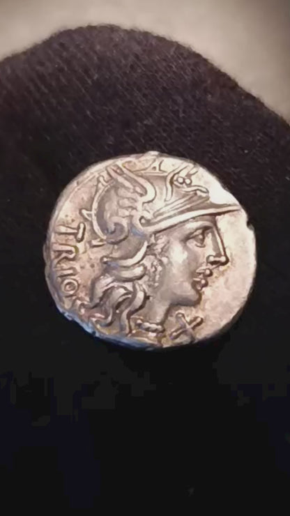 DENARIO CN. LUCRETIUS TRIO 136 A.C. ANTICA MONETA ROMANA IN ARGENTO R2 qSPL