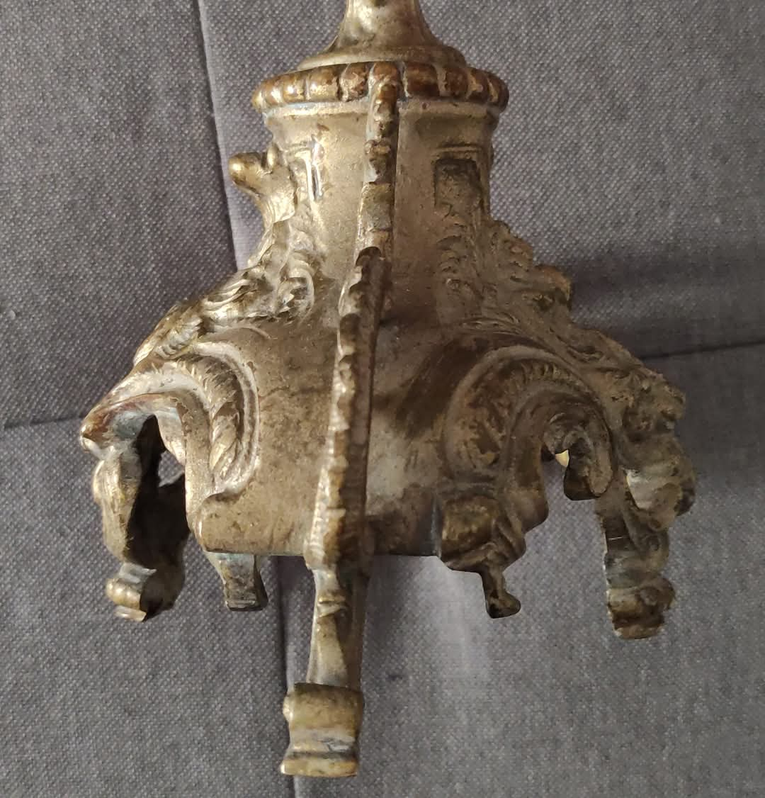 COPPIA DI CANDELABRI ANTICHI - ROCOCÒ IN OTTONE DORATO - DA COLLEZIONE