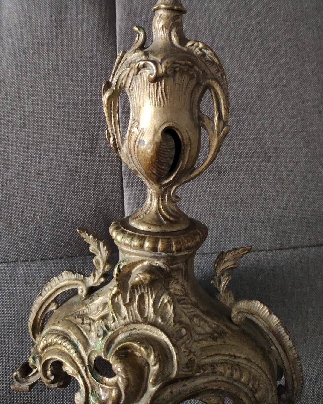 COPPIA DI CANDELABRI ANTICHI - ROCOCÒ IN OTTONE DORATO - DA COLLEZIONE