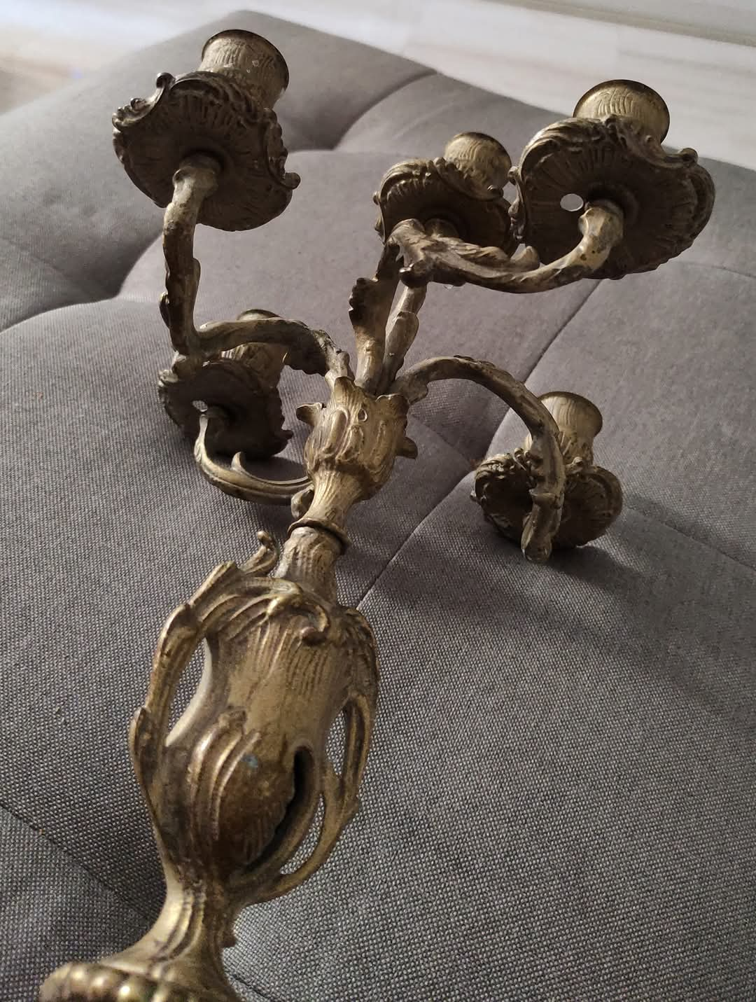 COPPIA DI CANDELABRI ANTICHI - ROCOCÒ IN OTTONE DORATO - DA COLLEZIONE